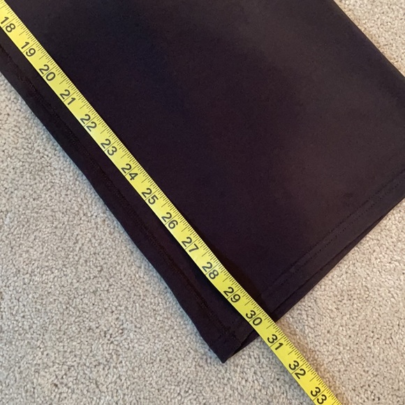 Women’s black Nike wide leg yoga pants. - Picture 6 of 9